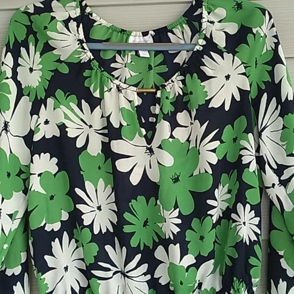 Charter Club Top with a Gold Bar in the front of shirt and Elastic Waist - Picture 5 of 7